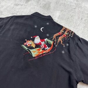 Tori Richard 100% silk embroidered camp shirt men’s Large black Santa on sky